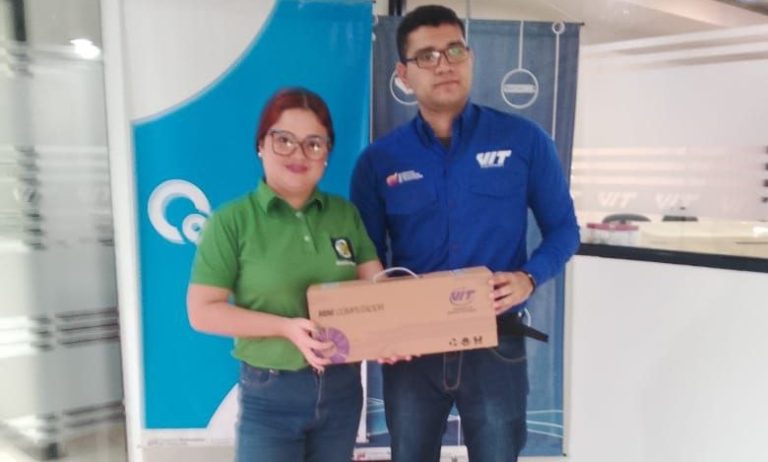 IMPM Punto Fijo recibió donación de 3 computadoras