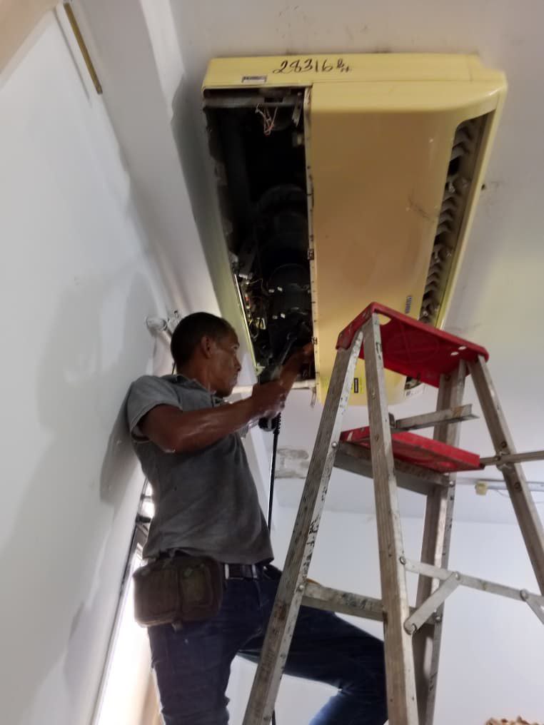 UPEL-IMPM San Felipe realizó restauraciones de tendido eléctrico